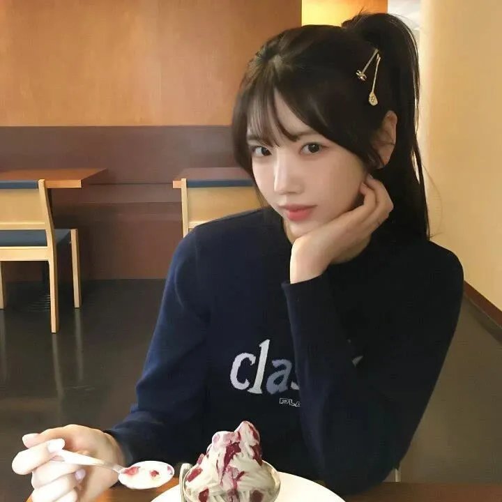 毛衣女郎